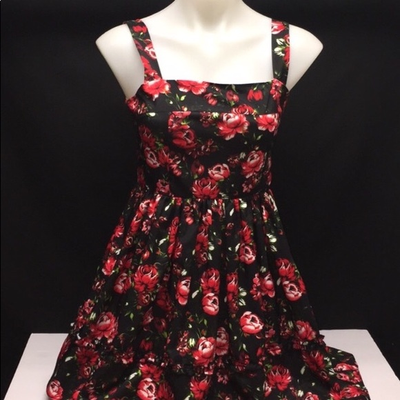 Romeo & Juliet Couture: Floral Fit & Flare Dress - Picture 1 of 7